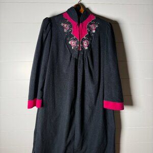 Women’s Vintage Heather Collection Black Fuscia House Coat Robe Zip Front XL